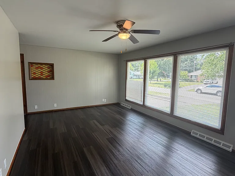 1905 Cypress Dr — Photo 8