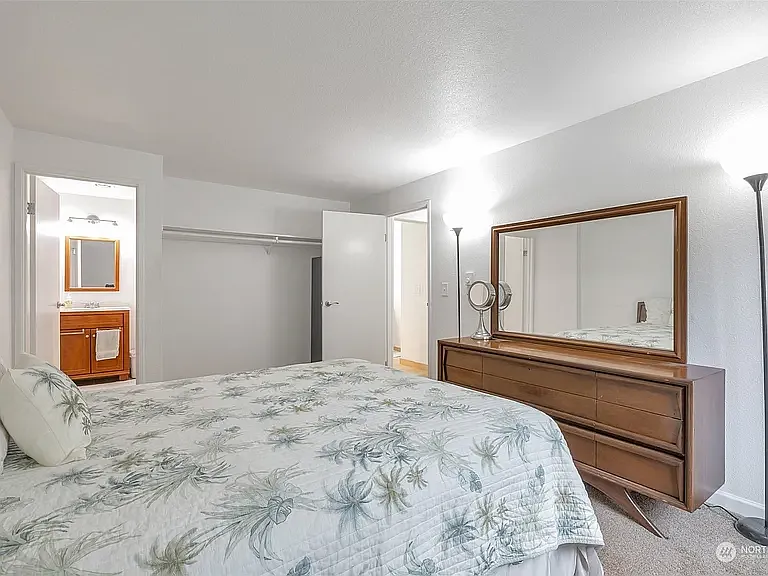 4501 Grandview Dr W #220T — Photo 26