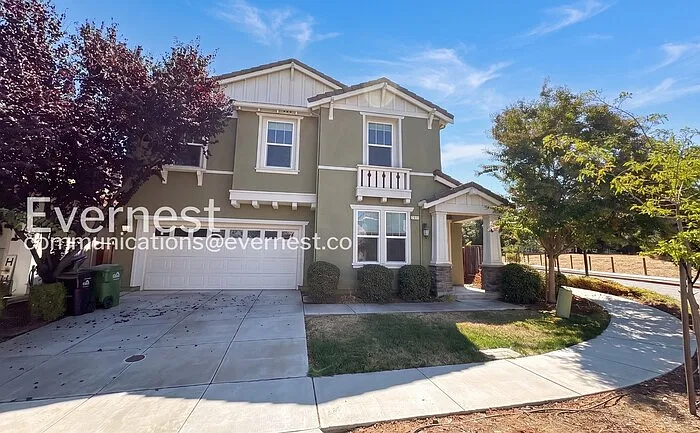 5 bed, 3.5 bath, 3161 sqft, $6,400 — Photo 1