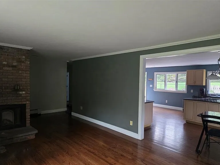781 Western Hwy — Photo 4
