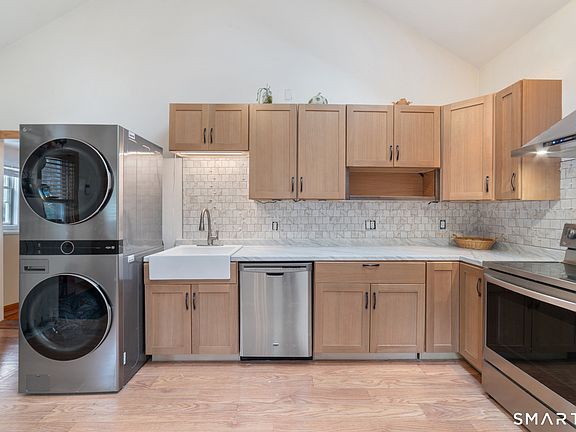 3rd image of 25 High Street