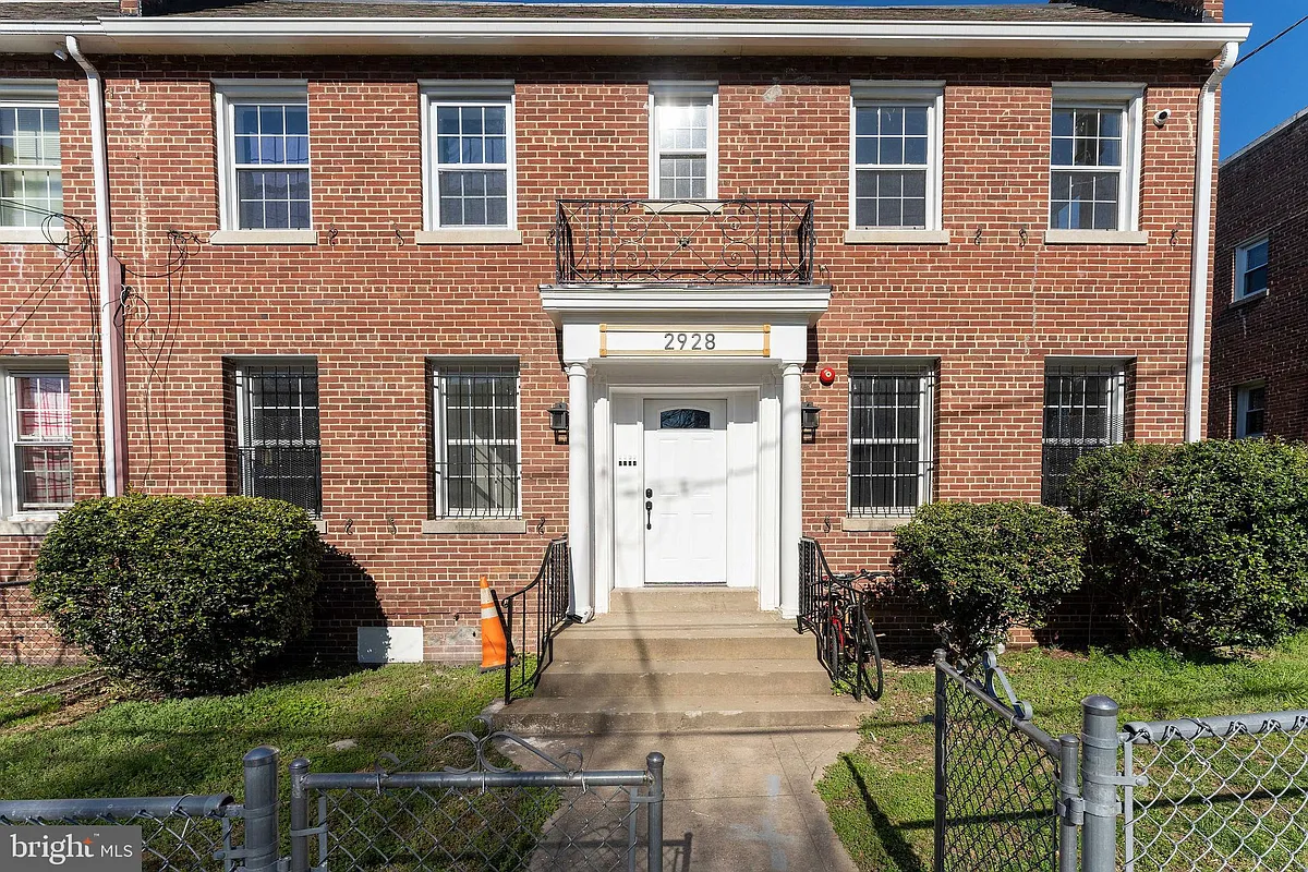Building Photo - 2928 Nelson Pl SE #1