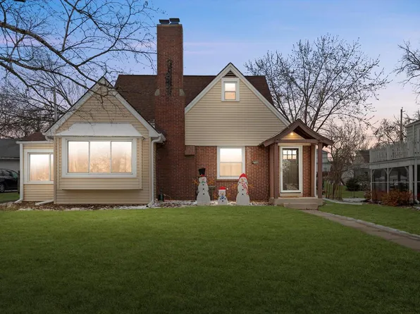 W163N8459 Arthur AVENUE, Menomonee Falls, WI 53051