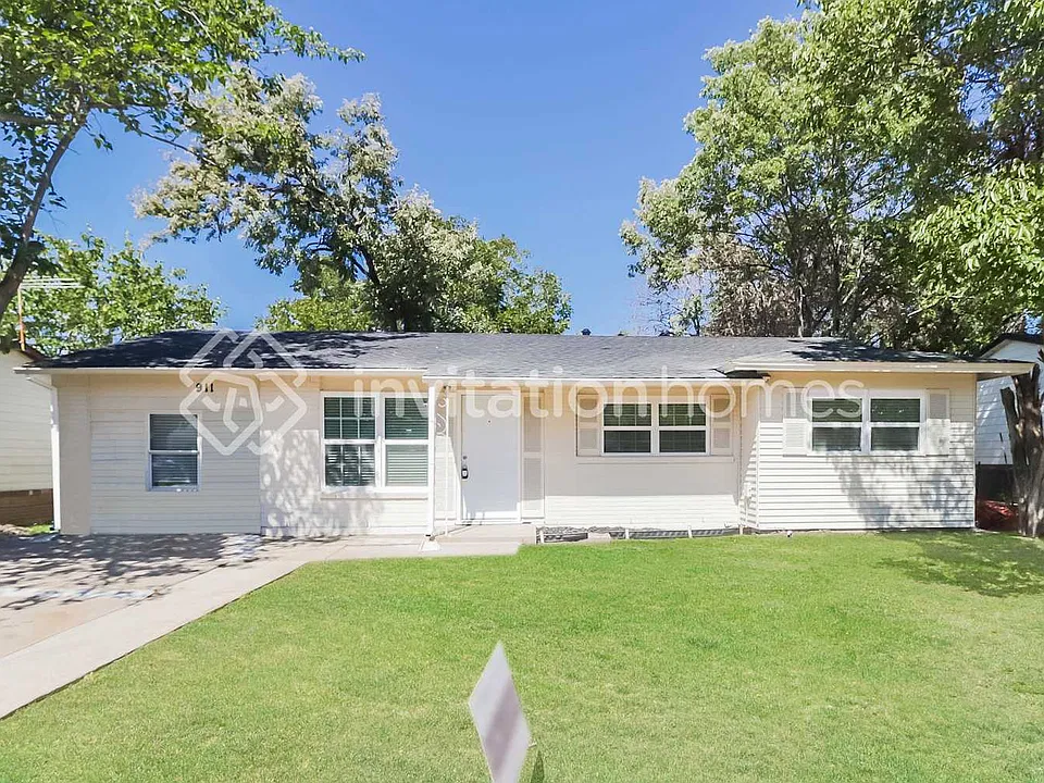 911 Glynn Oaks Dr