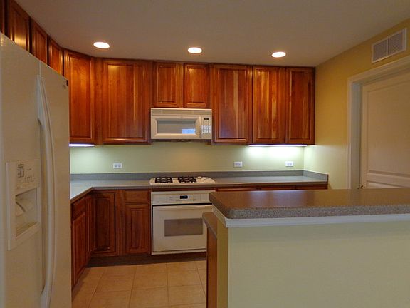 4th image of 300 E Church St Unit 105