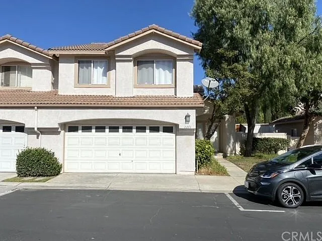 3 bed, 2.5 bath, 1318 sqft, $3,000 — Photo 1