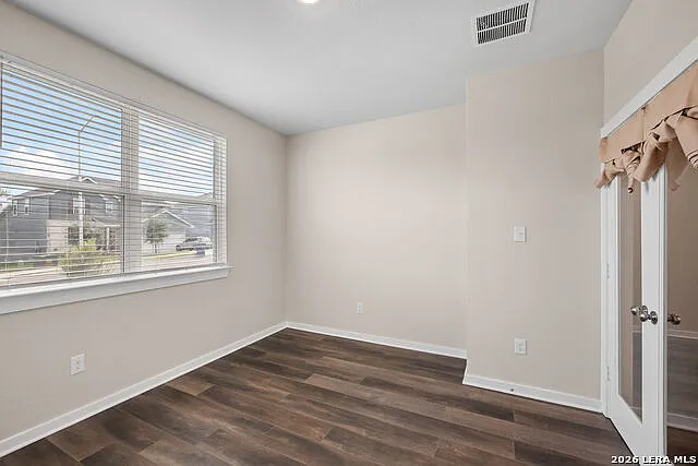 4 bed, 3.0 bath, 2570 sqft, $2,395 — Photo 4
