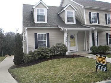 1st image of 111 Creekside Dr