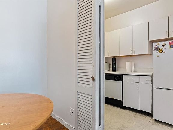 4th image of 77 Livingston St #18B