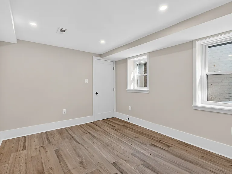 32 Adams St NW — Photo 17