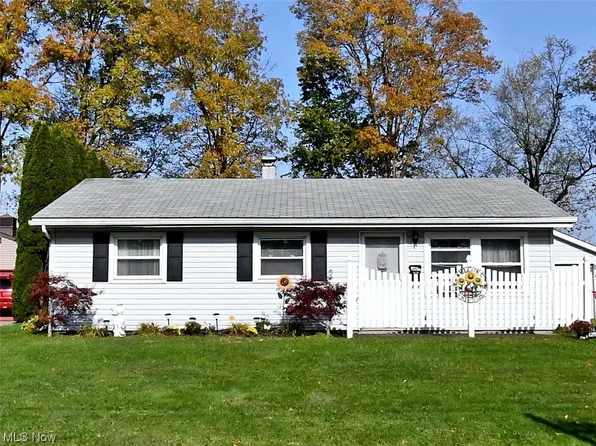 3523 Lynwood Dr NW, Warren, OH 44485