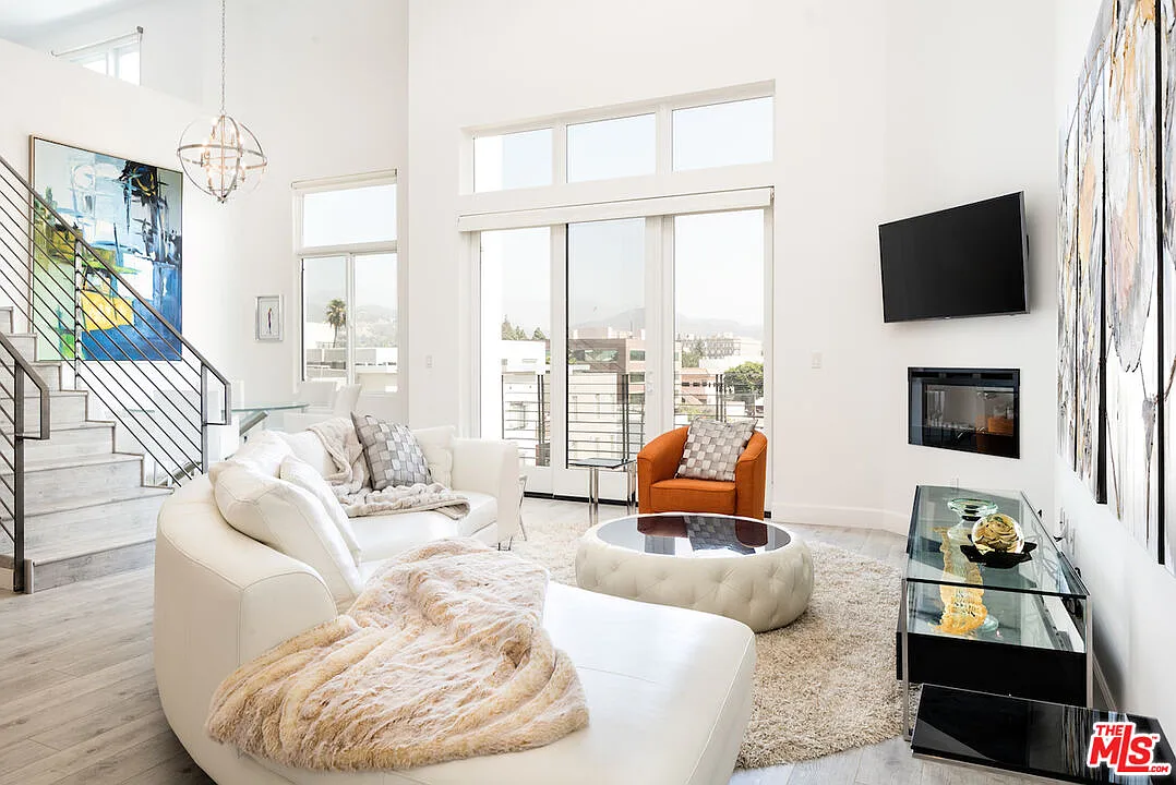2 bed, 2.5 bath, 1460 sqft, $4,395 — Photo 4