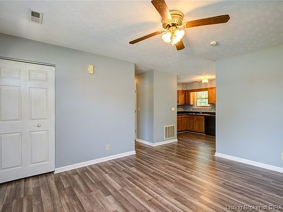 5th image of 308 Officers Lane