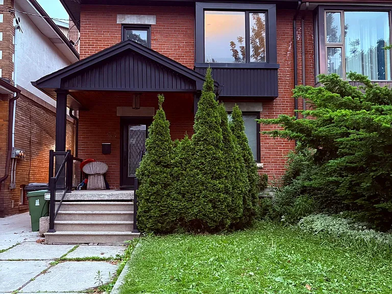 53 Highview Cres #UPPER — Photo 1