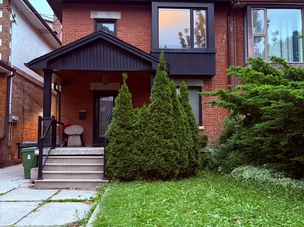 53 Highview Cres, Toronto, ON M6H 2Y3