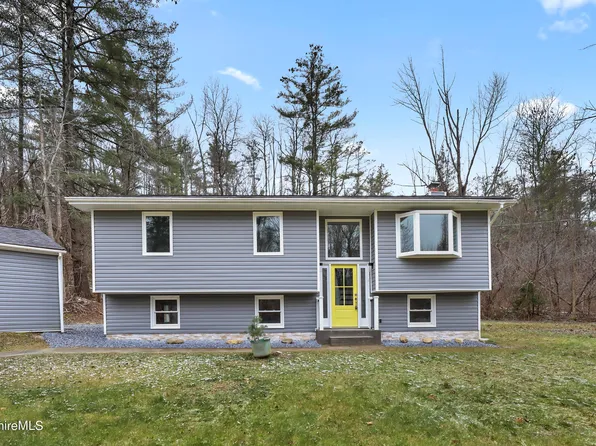 131 Woodlawn Ave, North Adams, MA 01247