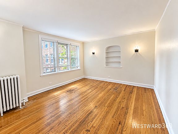 3rd image of 1626 W Sherwin Ave APT 1N