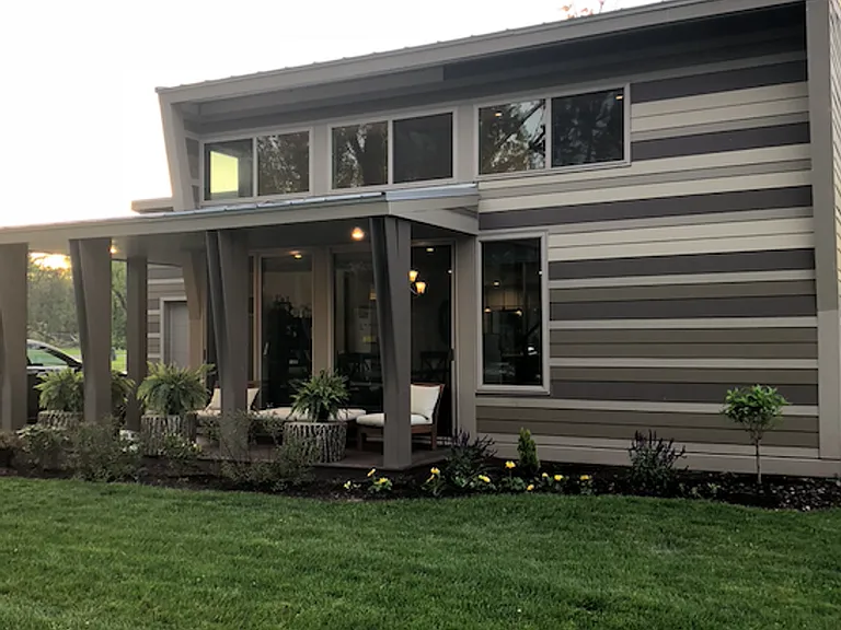 100 Xavier Cir — Photo 2