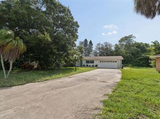11435 Oval Dr E, Largo, FL 33774