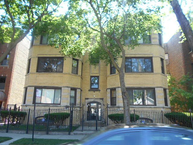 1st image of 7643 S Yates Blvd APT 1N