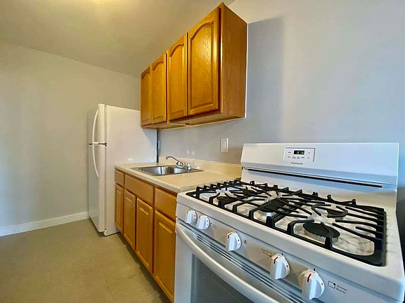 4th image of 260 Audubon Ave #6