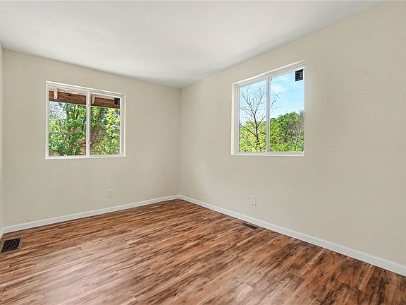 5th image of 8547 Davis Rd