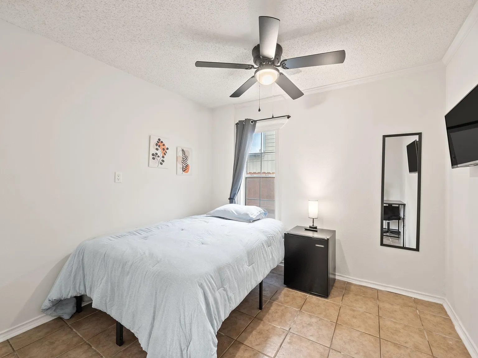 4 bed, 4.0 bath, 2786 sqft, $728 — Photo 2