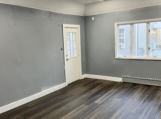 228 W Main St APT A1, Elkton, MD 21921