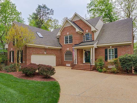 2nd image of 224 Yorkshire Dr