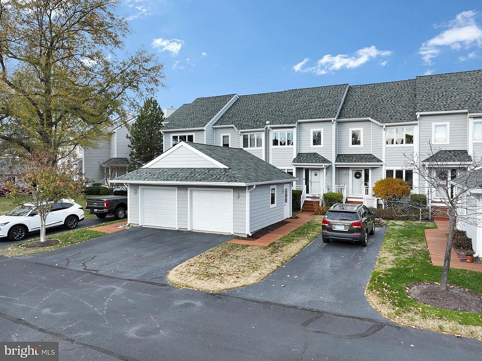 1st image of 808 Oyster Cove Dr