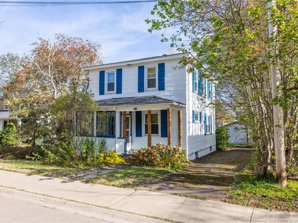 49 Weldon St, Sackville, NB E4L 4N5