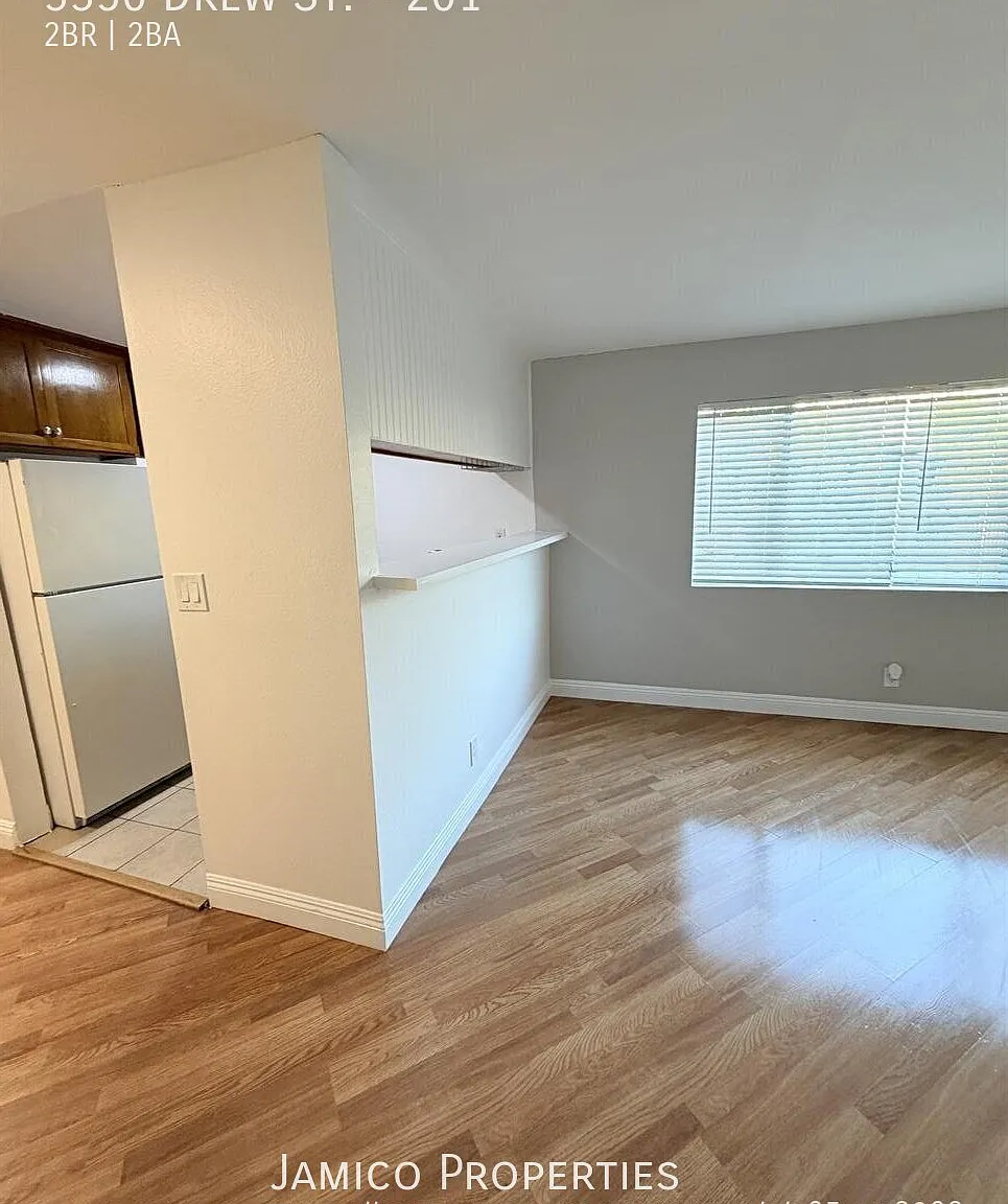 3350 Drew St — Photo 4