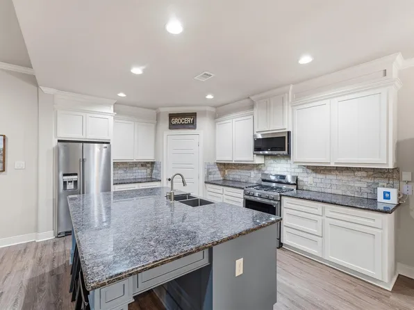 4510 Ireland Ln, Pasadena, TX 77505