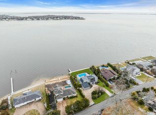 17 Romana Dr, Hampton Bays, NY 11946