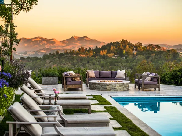 33 Deer Trl, Lafayette, CA 94549