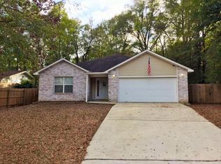 401 Purl Adams Ave, Crestview, FL 32539