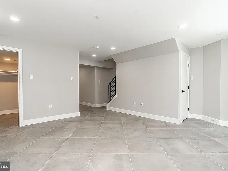 1223 Leopard St #1 — Photo 7