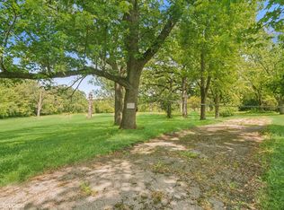 23347 N Indian Creek Rd, Prairie View, IL 60069