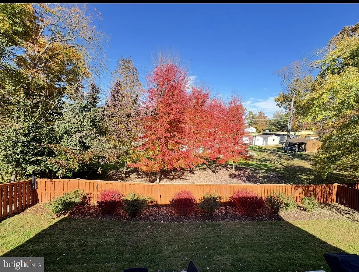 4 bed, 3.5 bath, 3487 sqft, $5,300 — Photo 2