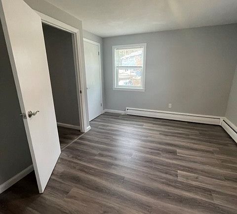 5th image of 517 Judson St