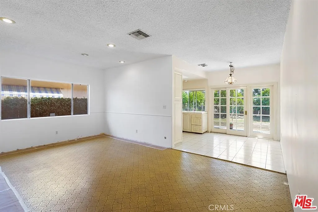 3 bed, 1789 sqft, $3,950 — Photo 2