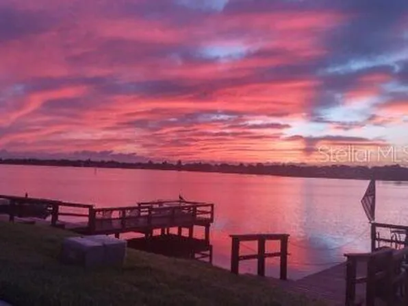 10226 Seminole Island Dr, Largo, FL 33773