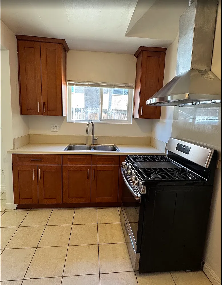 2 bed, 662 sqft, $2,850 — Photo 1