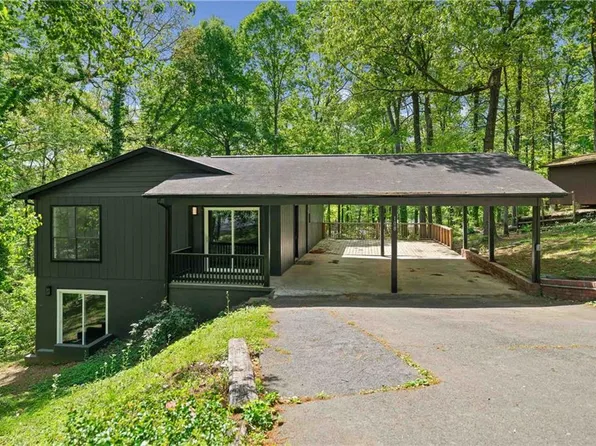 108 Stone Haven Dr, Calhoun, GA 30701