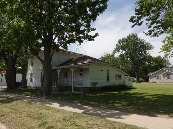 1055 Tupper Lake St, Lake Odessa, MI 48849