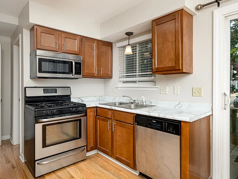 251 Sheffield Dr — Photo 24