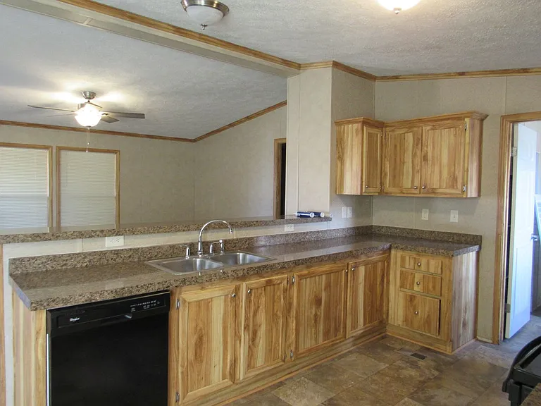 5211 W Pontiac St — Photo 10