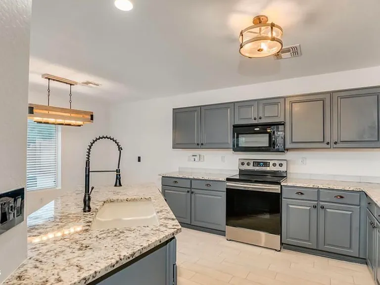 22281 W Morning Glory St — Photo 9