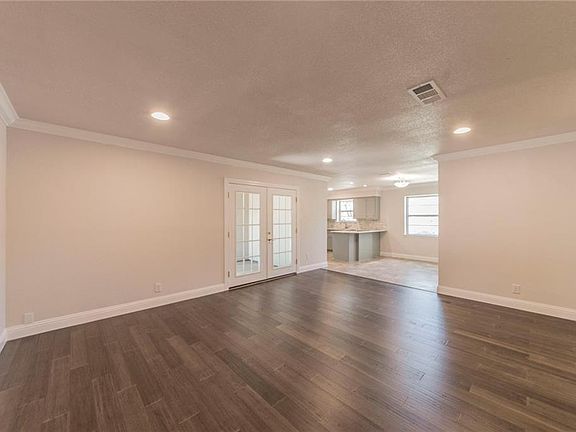 5th image of 1017 Sherwood Dr
