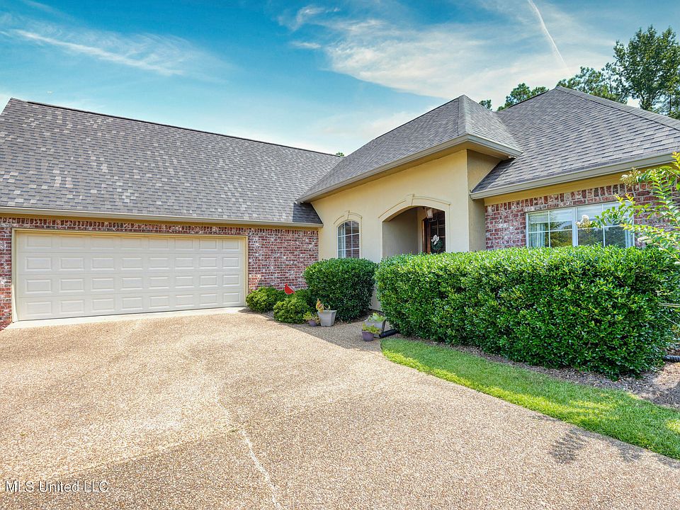1st image of 125 Baileys Ridge Cir
